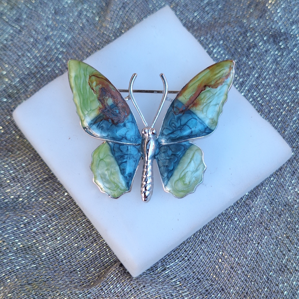 Elegant Butterfly Brooch with Multicolor Wings